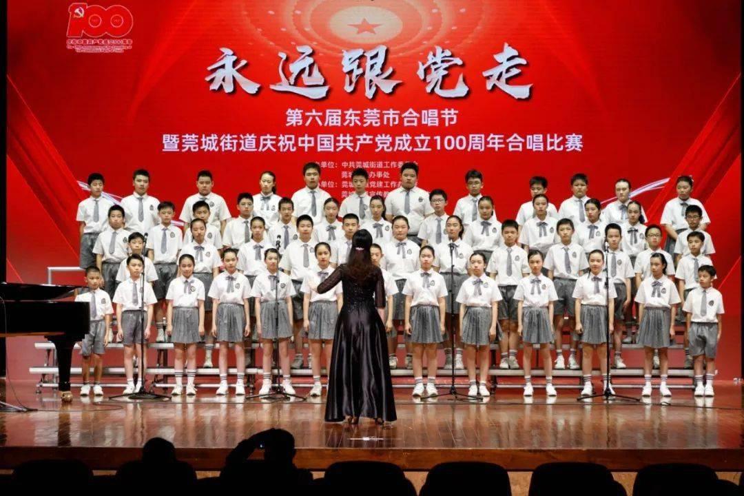 救援受困山洞的男子